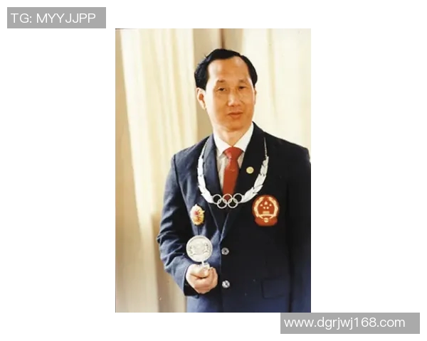 当今全球最受瞩目的100位足球明星排行榜及其精彩瞬间回顾