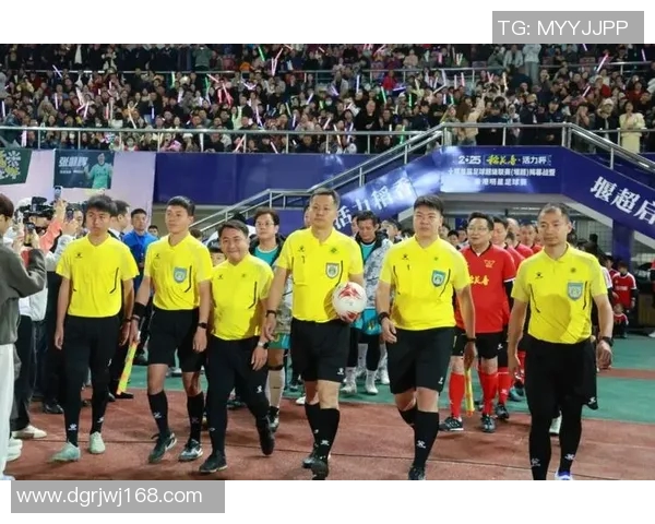 十堰足球明星的崛起与发展之路:从地方小将到全国瞩目的运动员 十堰足球明星的崛起与发展之路:从地方小将到全国瞩目的运动员