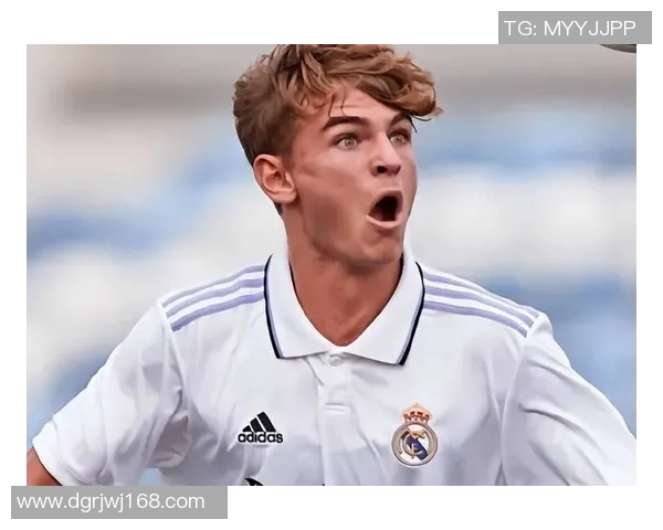 圆脸足球明星的魅力与风采解析他们如何在绿茵场上闪耀光芒