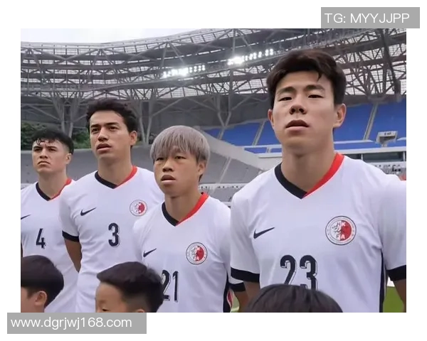 足球明星为中国足球事业倾情捐赠的感人故事与影响