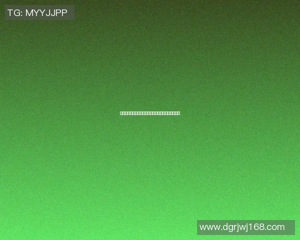 足球明星挥洒激情划出三道杠展现运动魅力与团队精神